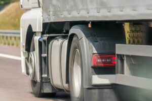 $962,500 Settlement for 18-Wheeler Accident Injury Requiring Surgery